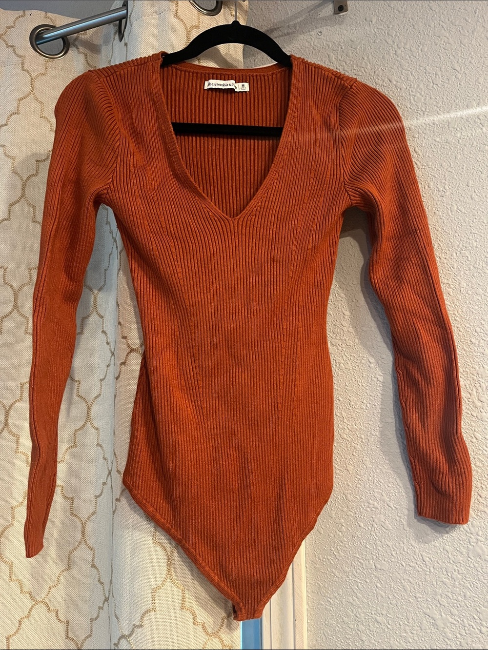 Abercrombie & Fitch Ribbed V-Neck Bodysuit Sweater - Rust Orange